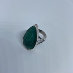 Size 5.5 Raw Green Emerald Teardrop Ring✨